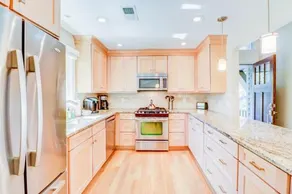 Renovated Cottage w/ Deck & Screened Porch - Walk 150 Yards to the Beach! - Image 2