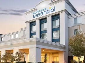 Sonesta Essential Houston Hobby Airport - Image 4