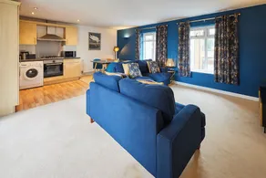 Host Stay No 32 in Oadby - Image 3