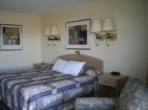Spring Valley Inn - Image 3