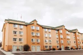 RAMADA BY WYNDHAM YAKIMA - Image 1