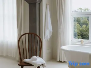 One home - Image 4
