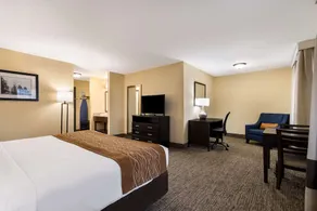 Econo Lodge - Image 5