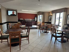 Comfort Inn Port Hope - Image 4