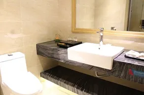 Wuhan Chaoman Hotel Optic Valley - Image 3