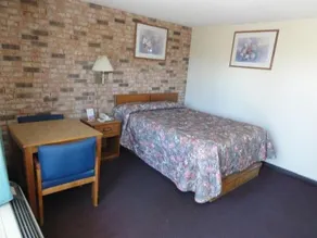 Budget Inn Selma - Image 2