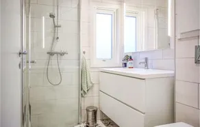 Awesome Home In FÃ¸rresfjorden With Kitchen - Image 3