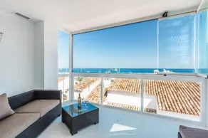 Luxury Holiday Apartment in Puerto Banus Marina with sea views - Image 4