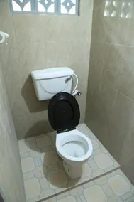 Yaarl Holiday Inn - Image 3