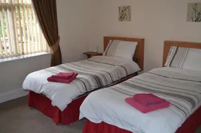 Newton House - Image 2