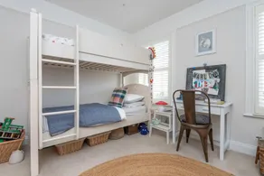 3-bedroom Home in Richmond - Ideal Family Living - Image 4