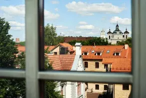 Town Hall Apartments - Image 4