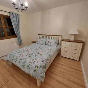 Large private detached home - Image 4