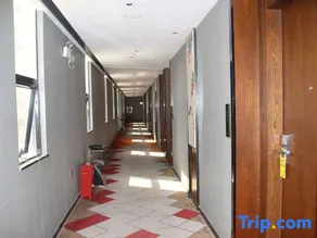 Huanyu Hotel (Lingshan Bus Terminal) - Image 3