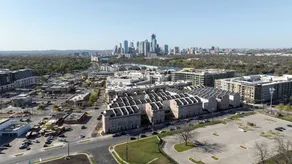 Modern Home, Private Balcony, Near Rainey & Lady Bird Lake Haus of Z - Image 2