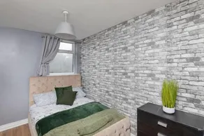 George Street Apartment - Image 5