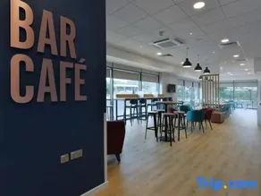 Travelodge Hexham - Image 2