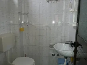 Tani's Guesthouse - Image 5