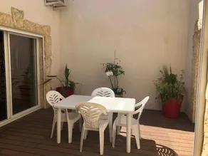 Maison de village avec patio - Image 4