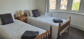 Private Rooms Just 19 Minutes From Central London - Image 4