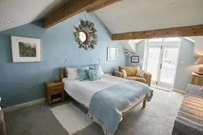The Blue House Bed & Breakfast - Image 5