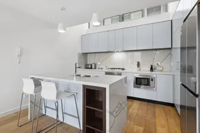 Bright & Modern 3-bed Townhouse in Rosebery - Image 5