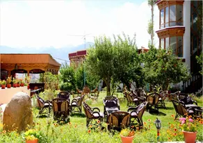 Hotel Royal Palace - Image 5
