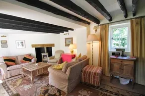 Poocks Cottage - Image 2