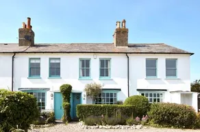 Boho-chic bolthole on the beach - Mariner's Cottage - Image 2