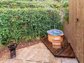 Holiday Home With Nordic Bath and Games Room - Image 2