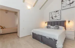Nice Home In Unesic With Wifi - Image 4
