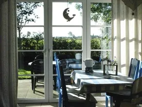 Appartamento adatto alle famiglie con barbecue, terrazza e giardino | Vista sul giardino - Image 2