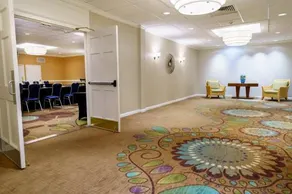 Holiday Inn Cape Cod-Falmouth - Image 2