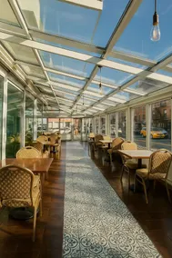 LIC Manhattan View Hotel - Image 2