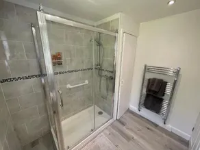 Railway Cottage Pet friendly with parking - Image 3