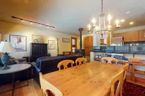 4 Mi to Vail Ski Resort: Cozy Getaway w/ Deck! - Image 3