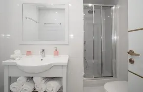 Pineapple Seaside Suite - Image 4
