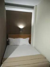 Mars Hotel - Image 2