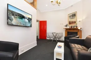 City Apartments at Cecil Mansions - Image 3