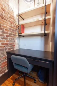 Upscale loft studio on Main St. - Image 4