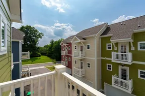 Cumberland Emerald - Walk to Dining - Image 5