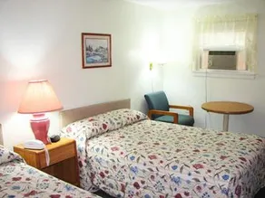 Admiral Motel - Image 1