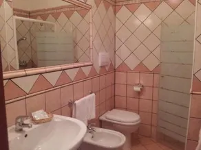 George Hotel - Image 4