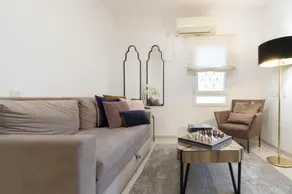 Modern Pearl in Historic setting - Image 4