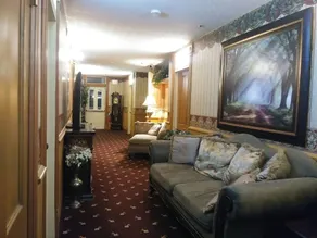 Annandale Hotel - Image 1