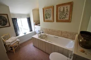 Poocks Cottage - Image 2