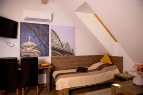Roza Hotel Es Apartmanhaz - Image 2