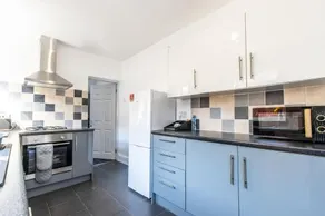 Warburton House - Image 5