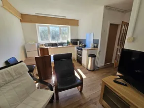 Cosy Apartment That Sleeps 3, Pets Welcome - Image 2
