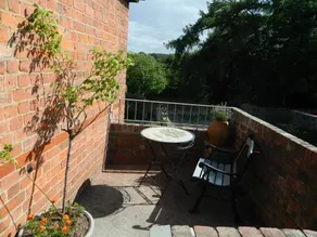 Riverview Apartment - Image 4